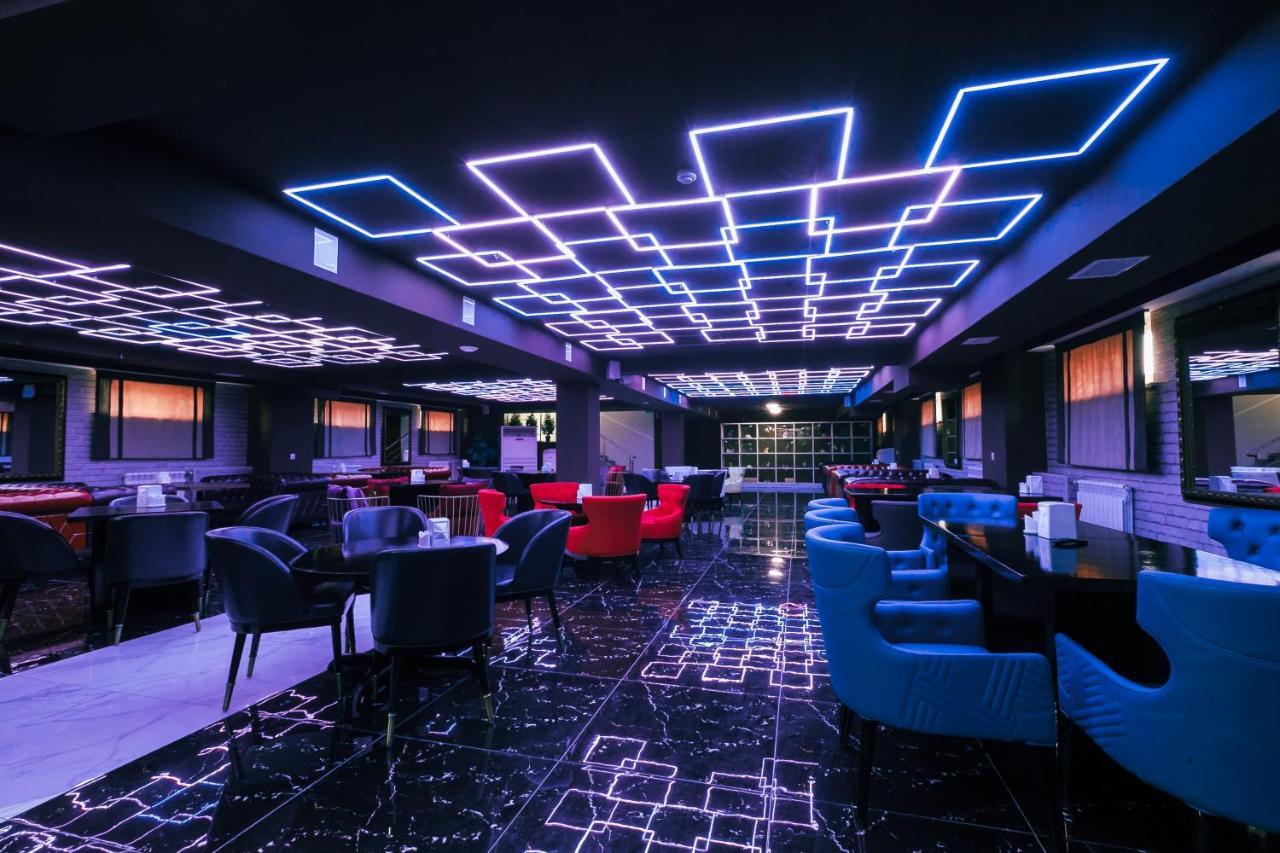 Beluga Hotel Atirau Kültér fotó