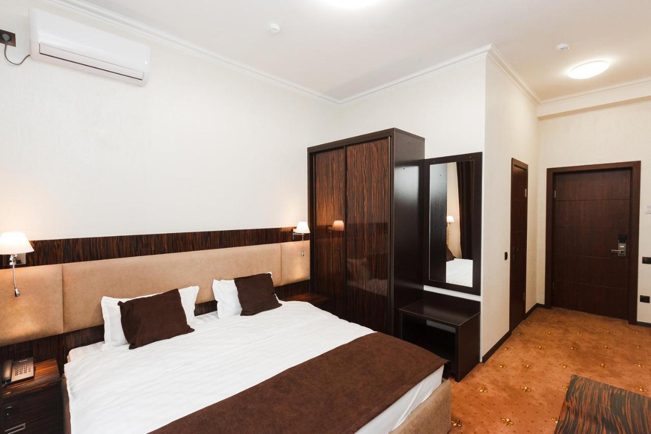 Beluga Hotel Atirau Kültér fotó