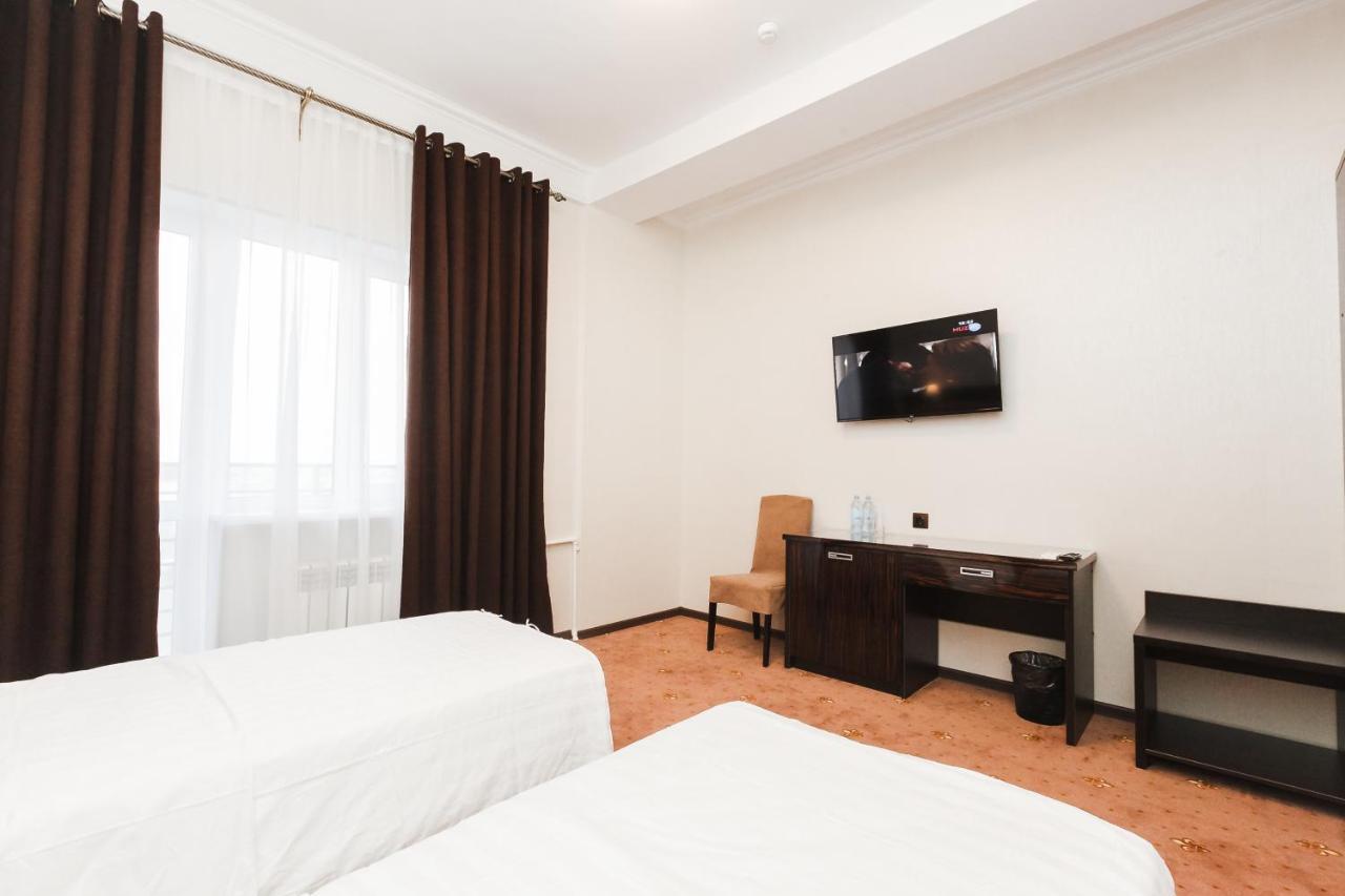 Beluga Hotel Atirau Kültér fotó