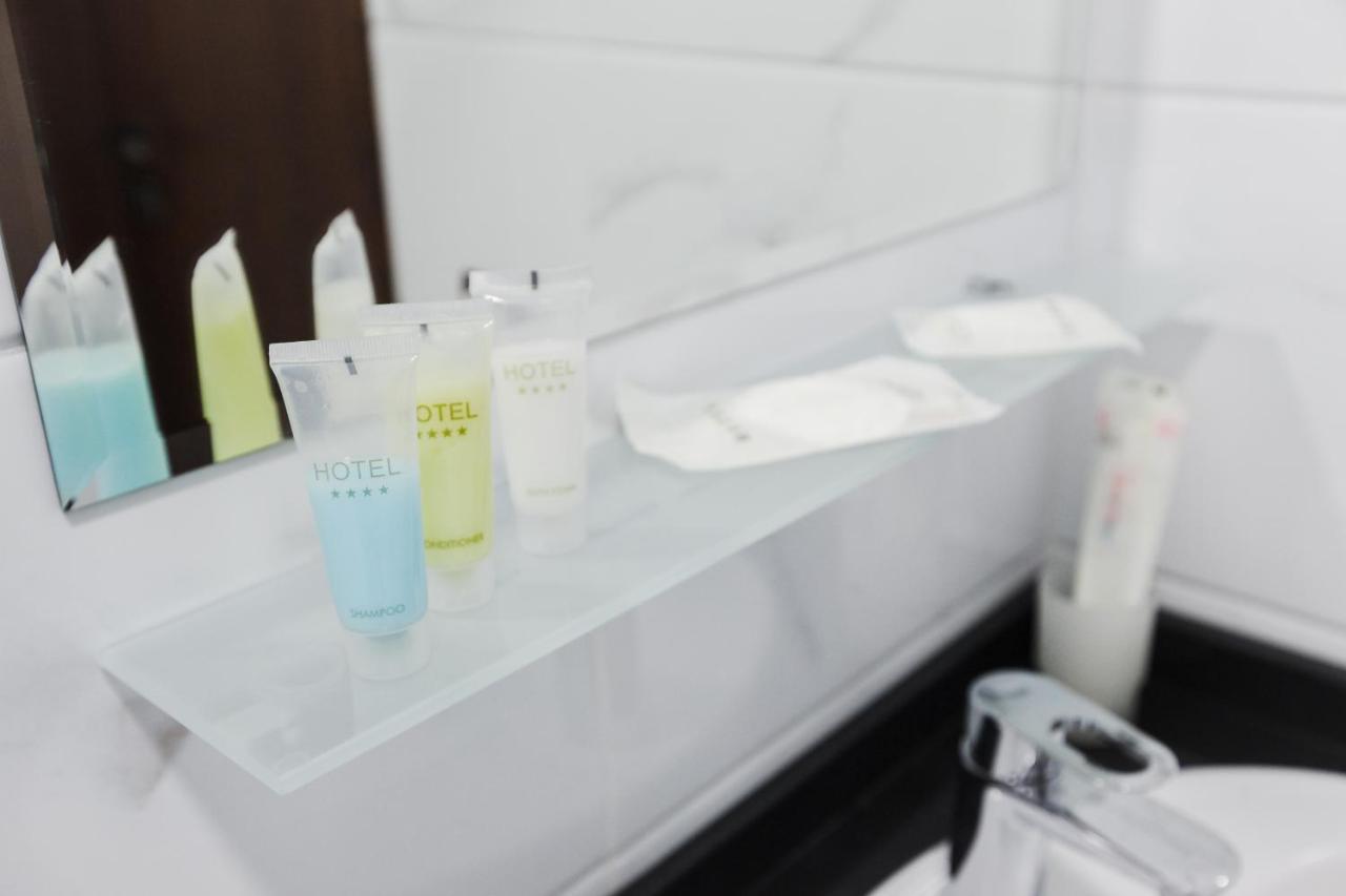 Beluga Hotel Atirau Kültér fotó